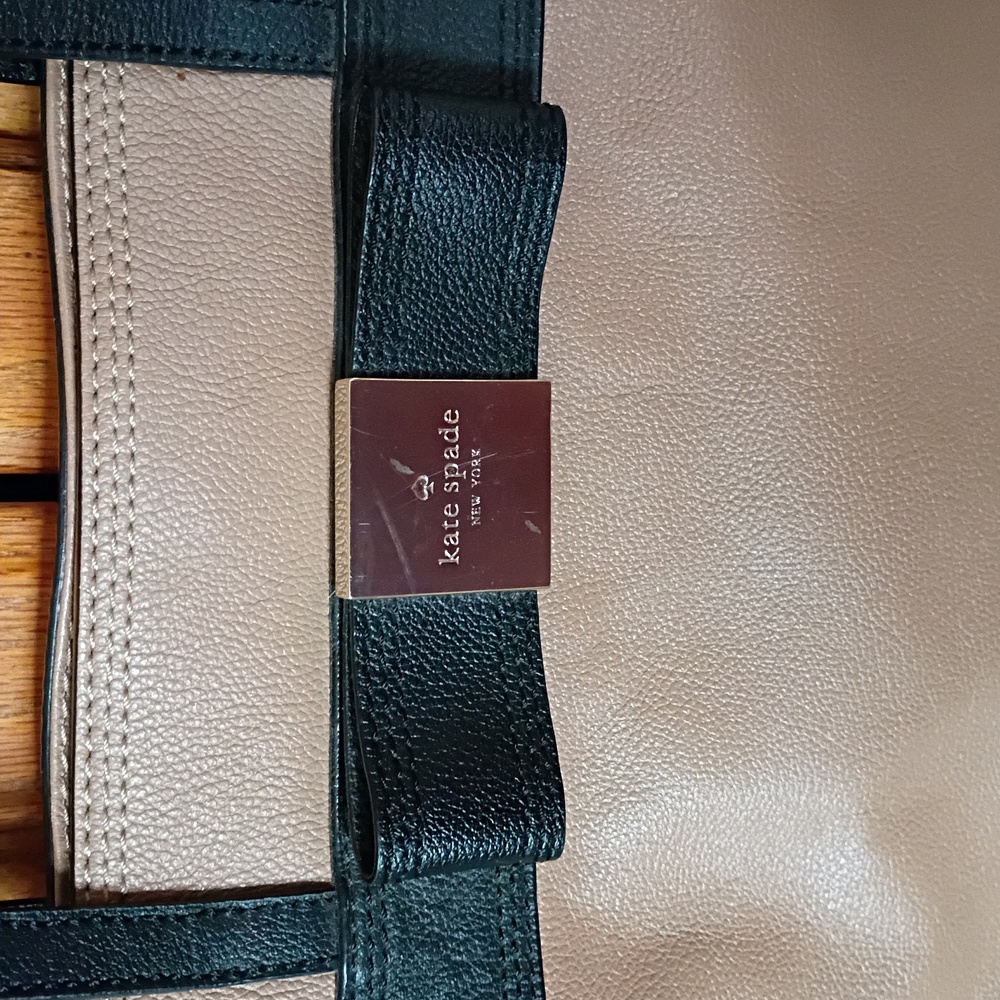 Kate Spade Primrose Hill ToteTan and Black Bag - Picture 3 of 8